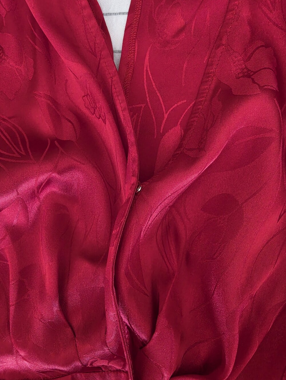 NWOT Rony Kobo Croppes Red Satin V-Neck Blouse with Puff Sleeves - Picture 12 of 15